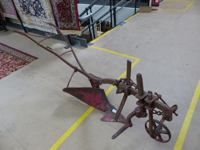 Howard Bedford single farrow antique plough - Image 2 of 5