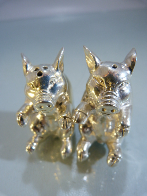 Pair of 800 silver condiments in the form of pigs - Image 2 of 7