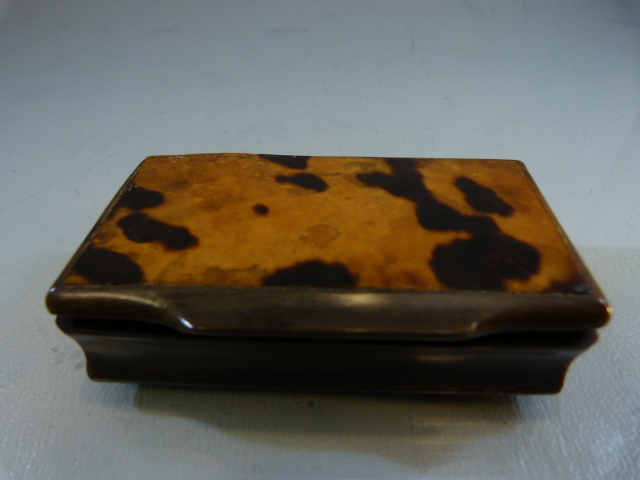 Antique Tortoise shell pill box - Image 4 of 8