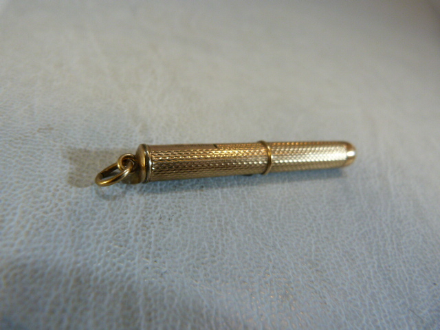A 9ct gold propelling tooth pick, 5.7g maker R&R - Image 4 of 4