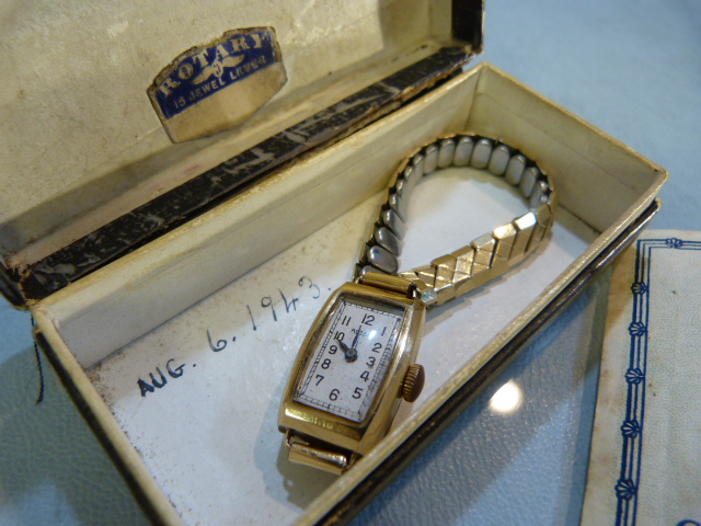 9ct cased Rotary Ladies watch with rolled gold expanding bracelet in original box with receipt ( - Image 3 of 5