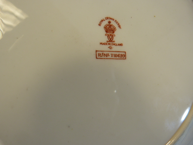 Royal Crown Derby Porcelain - boxed 'Derby Posies' with knife, Royal Crown Derby Cabinet plate Rd - Image 6 of 9