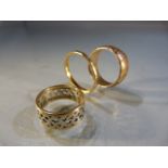 Three 9ct Gold rings (total weight approx 9.2g)