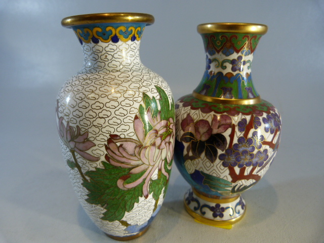 Cloisonne - large collection of Oriental Cloisonne pieces to include Ginger jars and covers, vases - Image 11 of 13