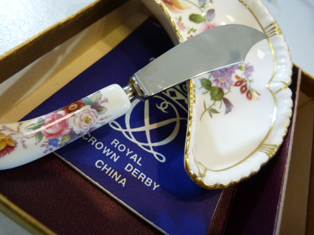 Royal Crown Derby Porcelain - boxed 'Derby Posies' with knife, Royal Crown Derby Cabinet plate Rd - Image 9 of 9