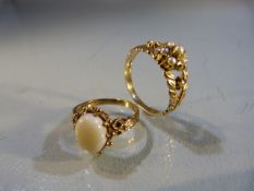 2 x 9ct Vintage Gold rings: (1) 9ct Gold (Birmingham 1967?) oval Opal approx: 9.13 x 7.2mm stone,