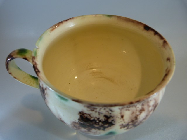 18th Century staffordshire (probably Whieldon) ware soup dish / porringer- with tortoise shell - Image 7 of 9