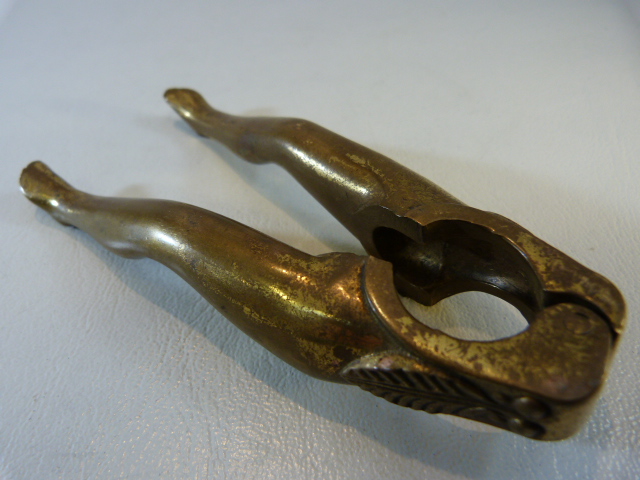 Brass Mid century nut cracker in the form of a pair of ladies legs - Image 6 of 6