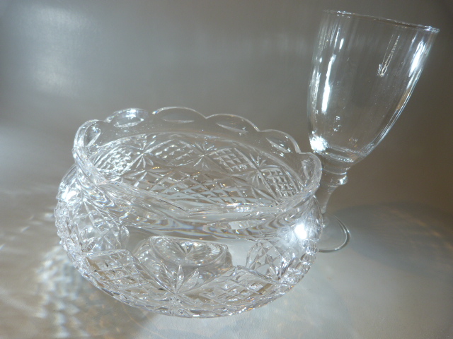 Selection of decorative cut glass crystal wares to include - glasses, salts and vases etc - Image 10 of 10