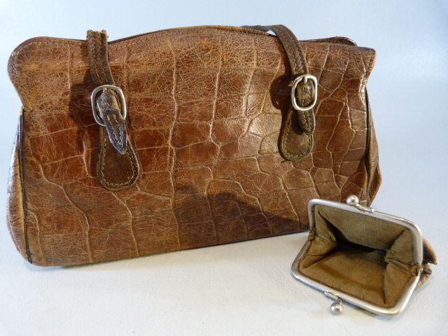 Vintage leather clutch bag with matching coin purse - Condition wear but no rips or or tears - Image 3 of 5