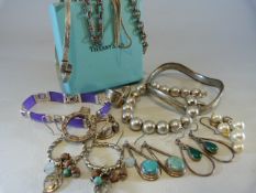 Small quantity of silver jewellery