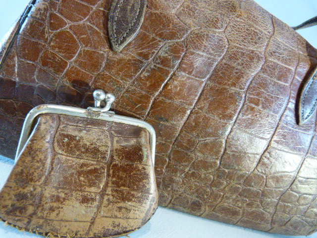 Vintage leather clutch bag with matching coin purse - Condition wear but no rips or or tears - Image 2 of 5