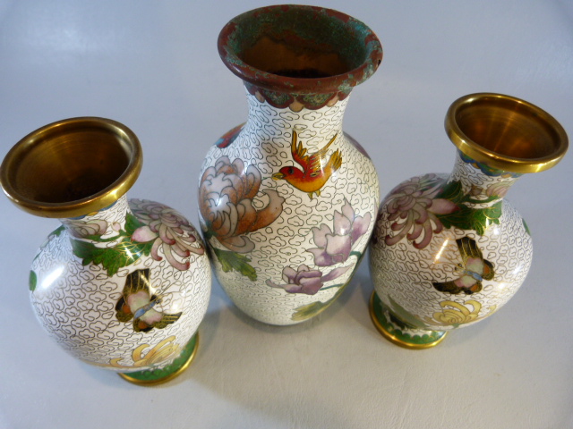 Cloisonne - large collection of Oriental Cloisonne pieces to include Ginger jars and covers, vases - Image 8 of 13