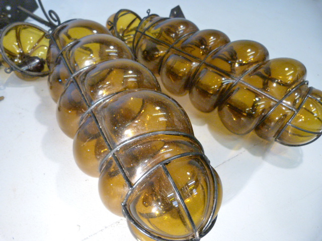 Wall lights - pair of amber twist glass wall lights or to be made into one light fittings . - Image 6 of 6