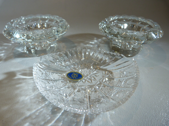 Selection of decorative cut glass crystal wares to include - glasses, salts and vases etc - Image 7 of 10