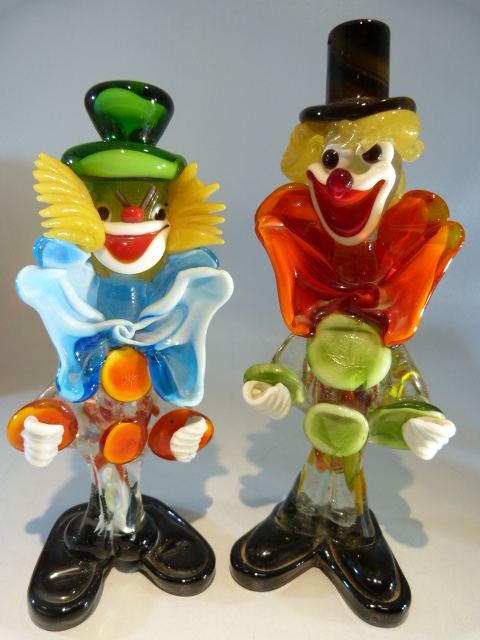 Two Murano glass clowns, Murano type vase and two pieces of Mdina (Scent bottle and paperweight) - Image 2 of 7