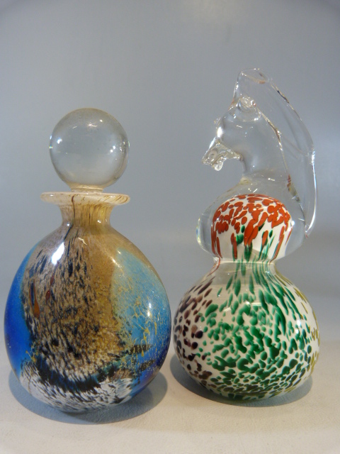 Two Murano glass clowns, Murano type vase and two pieces of Mdina (Scent bottle and paperweight) - Image 6 of 7