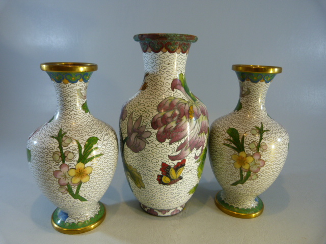 Cloisonne - large collection of Oriental Cloisonne pieces to include Ginger jars and covers, vases - Image 6 of 13