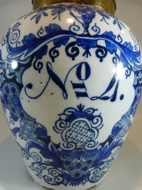 Early 19th Century Dutch delft Tobacco / tea Faience jar and cover decorated in Tin Glaze blue. ' - Image 2 of 11