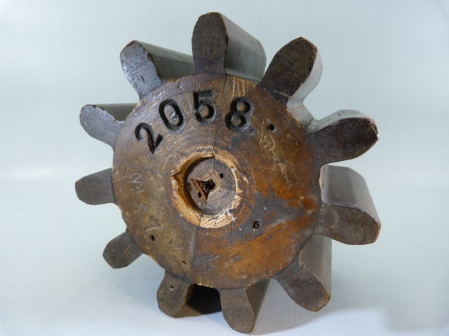 19th Century antique wooden cog - No. 2085 (733) - Image 11 of 11