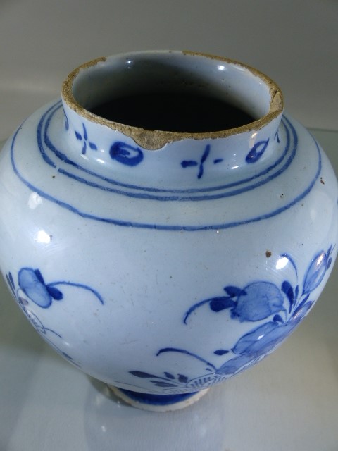 Delft Late 18th - Early 19th Century Drug/Tobacco jar. Decorated in underglaze blues of Floral - Image 8 of 9