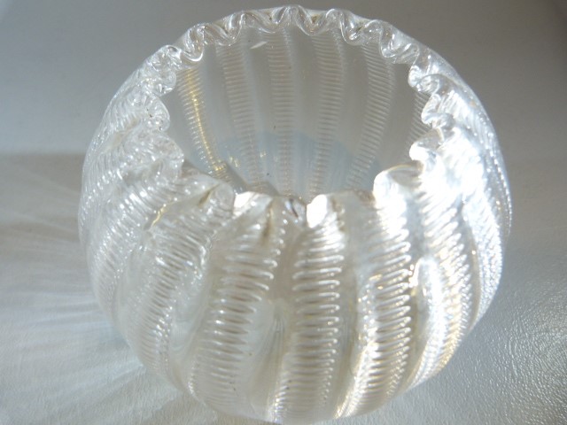 Stevens and Williams glassware - pair of Late 19th Century clear ribbed glass posie vases Rd - Image 5 of 17