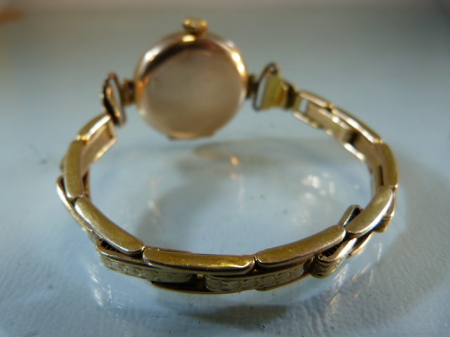 Ladies 9ct gold cased circular dress watch with expanding bracelt by J.H.W "9ct Gold /Metal - Image 5 of 7