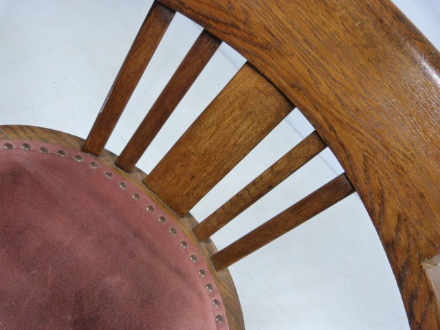 Oak framed captains chair - Image 8 of 8