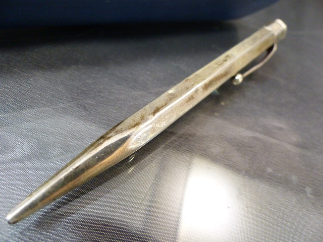 Hallmarked silver Yard-O-Led pencil by Johnson, Mathey & Co London, 1941. Some slight damage to - Image 2 of 5