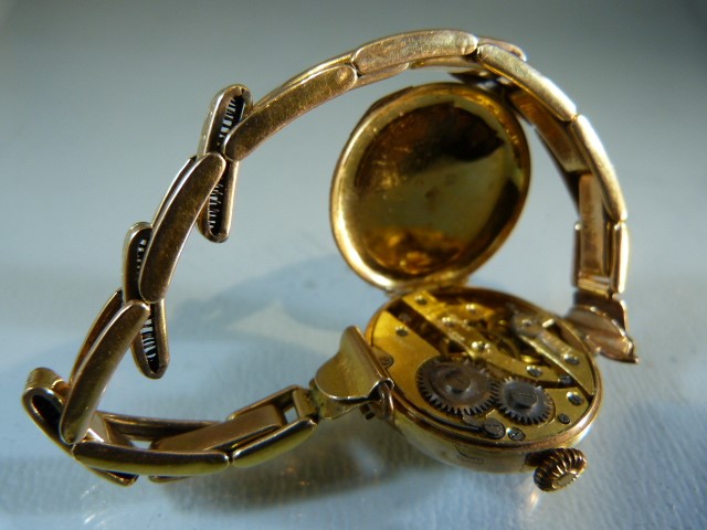 Ladies 9ct gold cased circular dress watch with expanding bracelt by J.H.W "9ct Gold /Metal - Image 6 of 7