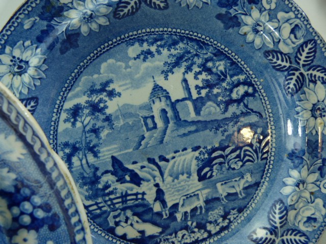 Lord Bryons House Pearlware Blue and white plate along with a pair of matching Pearlware plates - - Image 4 of 13