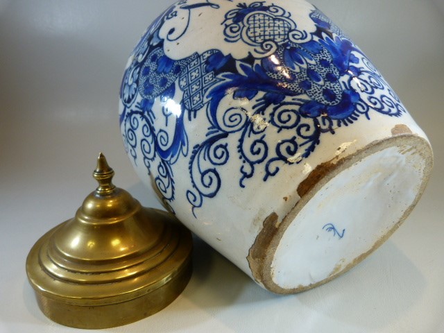 Early 19th Century Dutch delft Tobacco / tea Faience jar and cover decorated in Tin Glaze blue. ' - Image 9 of 11