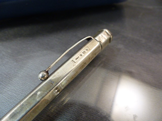 Hallmarked silver Yard-O-Led pencil by Johnson, Mathey & Co London, 1941. Some slight damage to - Image 3 of 5