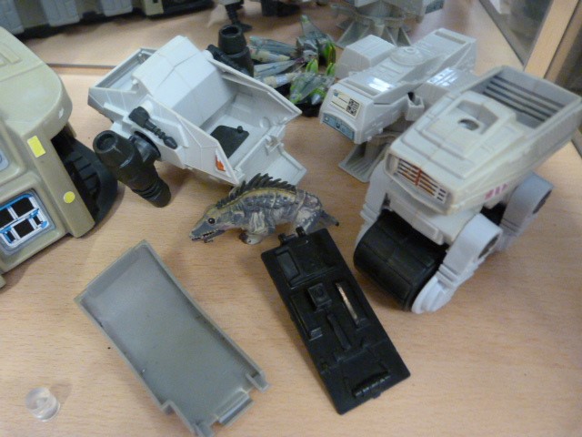 STAR WARS - Troop Carriers, Refillers and small quantity of figures. - Image 3 of 4