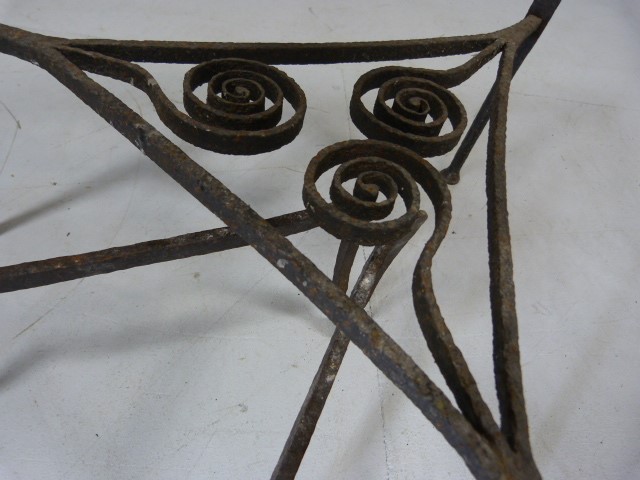Georgian wrought iron trivet on pad feet with pierced design on top along with a simple swedish fire - Image 3 of 7