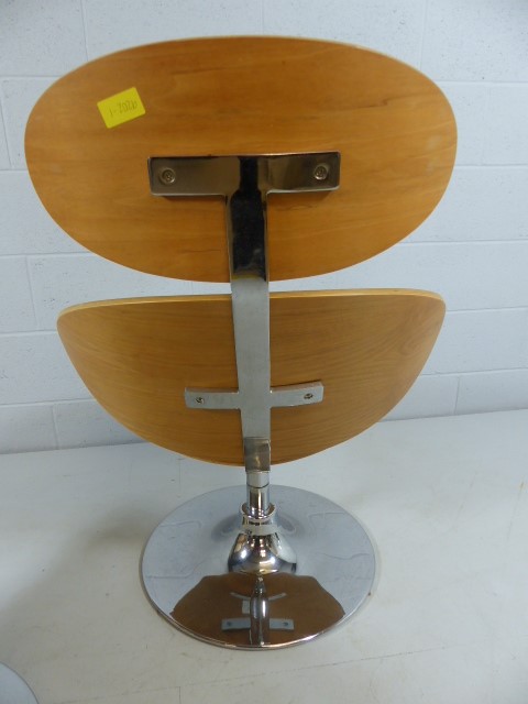 Mid Century style designer chair and footstool. Three piece chair with curved back and seat on a - Image 4 of 6