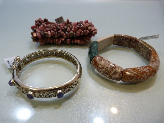 Costume jewellery to include boxed Jasper Bracelet, Rhodonite bracelet and a Tanzanite pewter