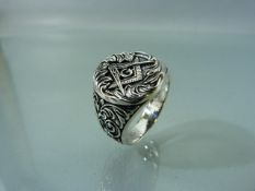 Ring set with Masonic Image (Hallmarked Silver - 925) Approx weight 8.3g