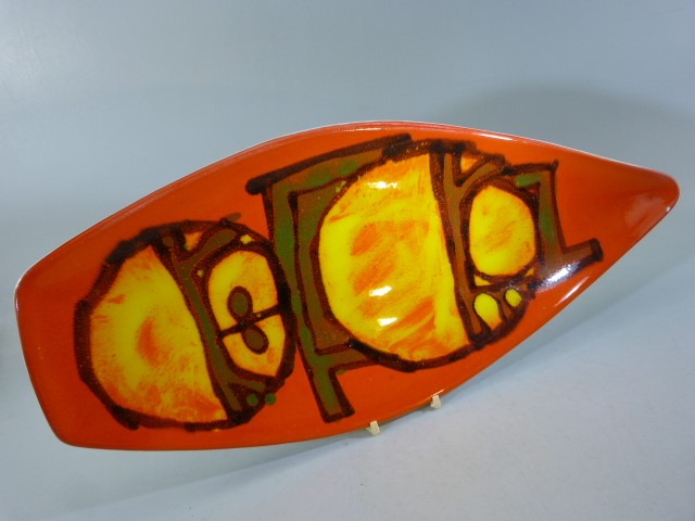 Poole Pottery Delphis bowl and similar fish plate - Both in Abstract design. Bowl No. 56 by AF and - Image 7 of 12