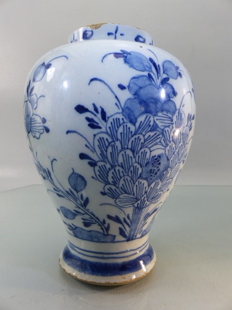 Delft Late 18th - Early 19th Century Drug/Tobacco jar. Decorated in underglaze blues of Floral - Image 6 of 9