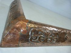 Large decorative Arts & Crafts Copper Fireside Fender with classic Arts & Crafts detailing in