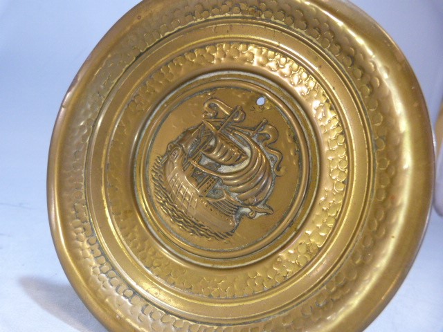 Brass hammered pin dish with central panel depicting a clipper ship at sea. - Image 3 of 4
