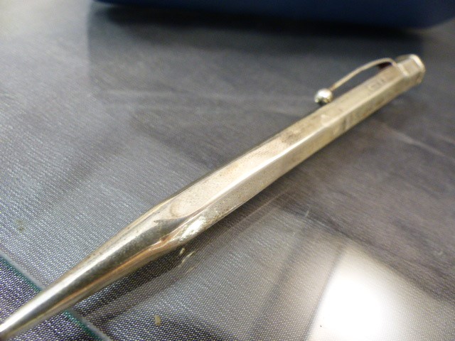 Hallmarked silver Yard-O-Led pencil by Johnson, Mathey & Co London, 1941. Some slight damage to - Image 5 of 5