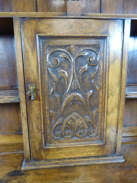 Oak Greenman Sideboard dresser with two cupboards under and shelving over. - Image 4 of 8