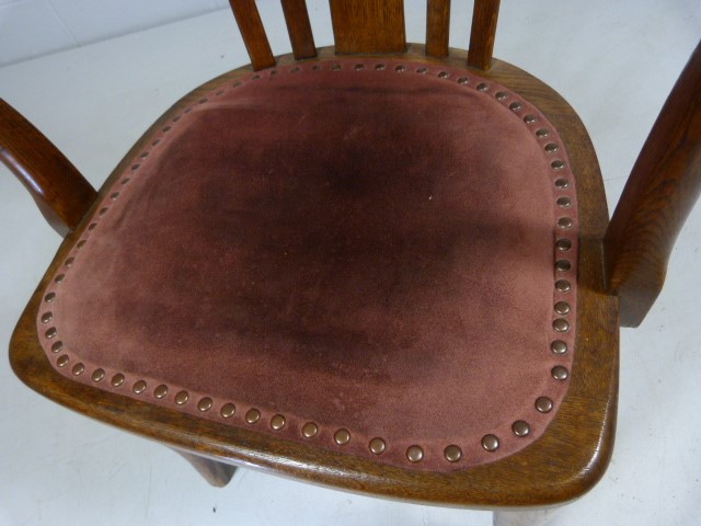 Oak framed captains chair - Image 3 of 8