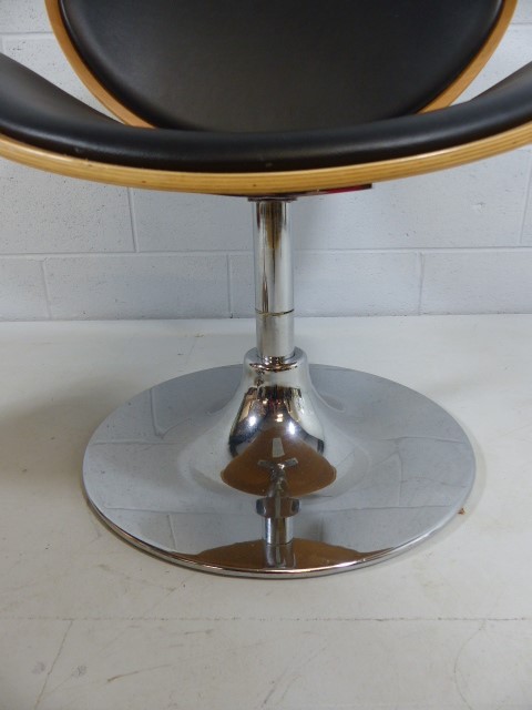 Mid Century style designer chair and footstool. Three piece chair with curved back and seat on a - Image 6 of 6