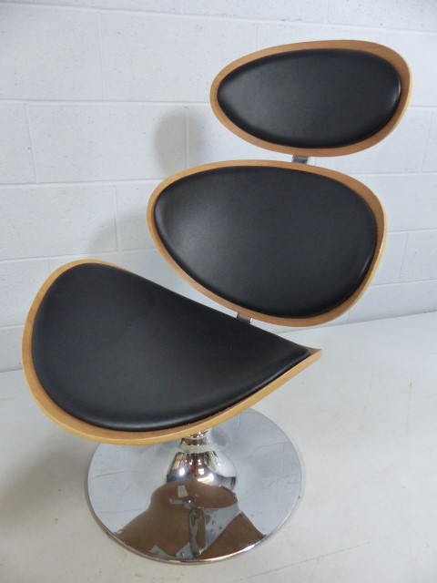 Mid Century style designer chair and footstool. Three piece chair with curved back and seat on a - Image 2 of 6