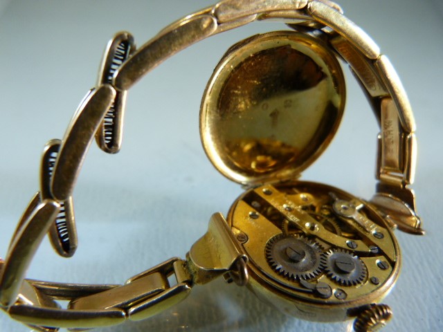Ladies 9ct gold cased circular dress watch with expanding bracelt by J.H.W "9ct Gold /Metal - Image 7 of 7