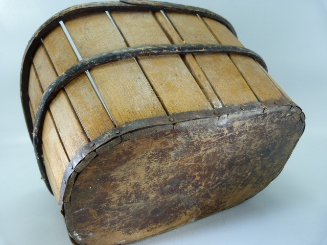 Early 20th Century French wooden basket - Image 5 of 5