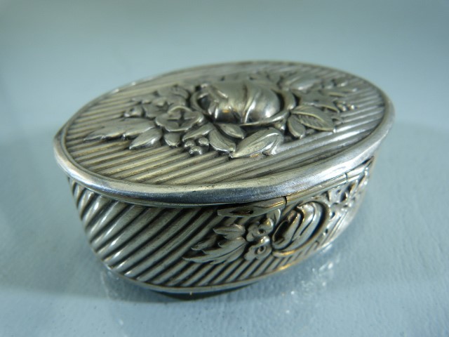 Continental silver pill box (approx weight) 35g along with various cufflinks - Image 5 of 11